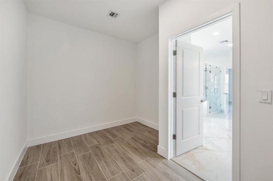 Spacious, unfurnished interior of a new home in , Punta Gorda (Image 23).