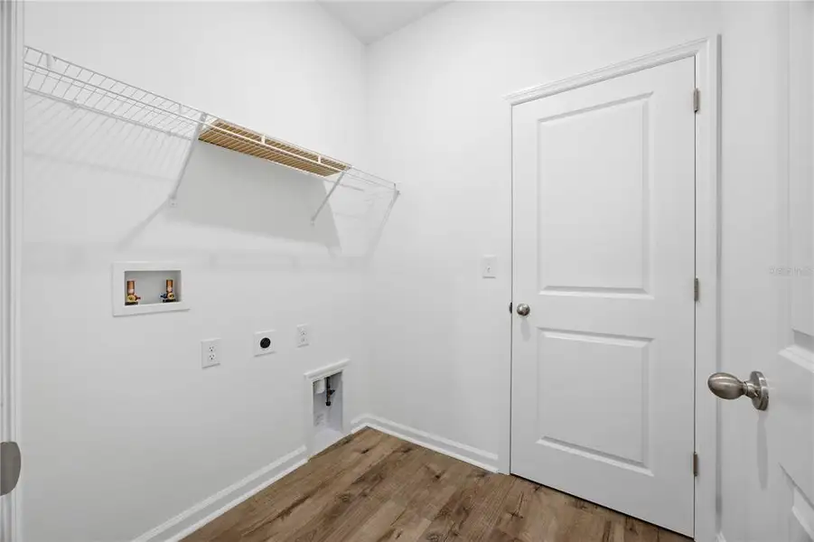 Spacious, unfurnished interior of a new home in , Okahumpka (Image 21).