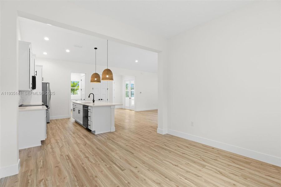 Spacious, unfurnished interior of a new home in , Palm Bay (Image 22).