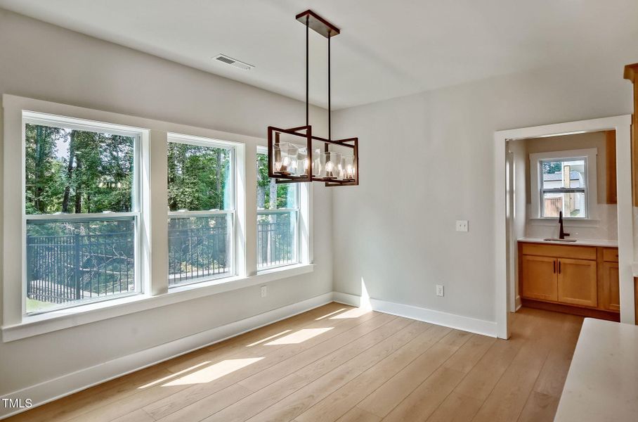 9-web-or-mls-1912-old-bramble-lane-011