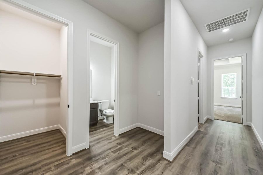 Spacious, unfurnished interior of a new home in , Baytown (Image 34).