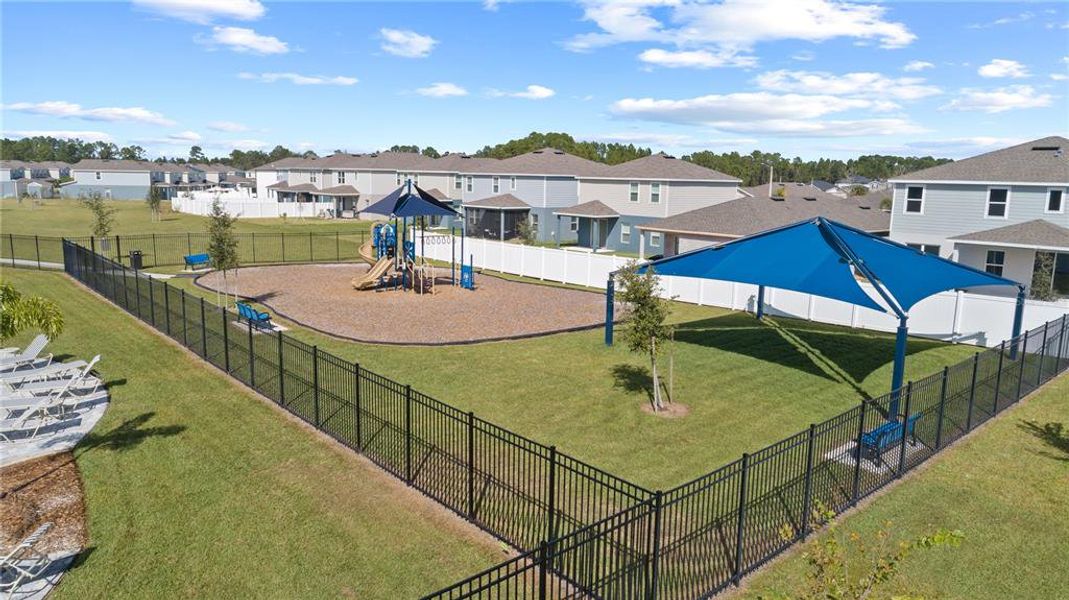 Community amenities in Astonia: Estate Collection, Davenport (Image 16).