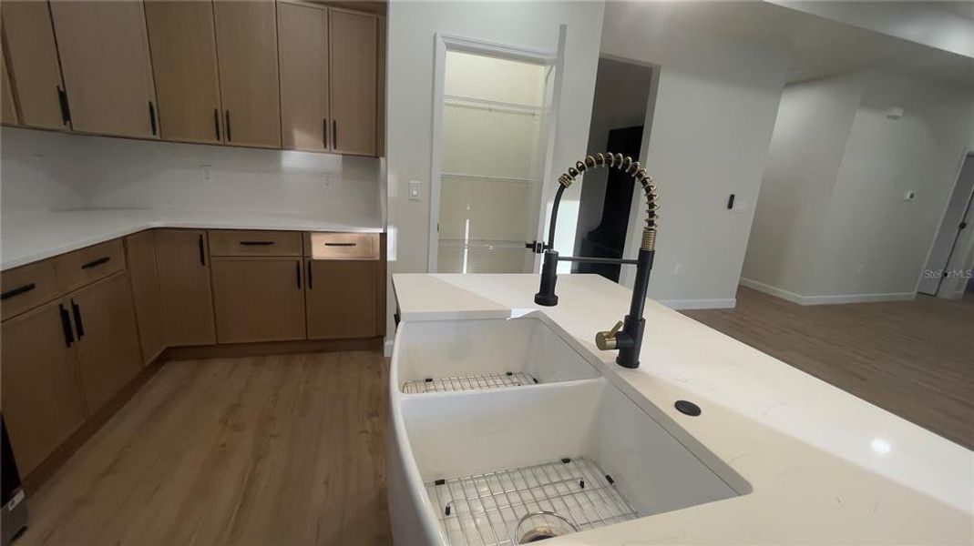 Close-up of interior finishes inside a home in , Chiefland (Image 23).