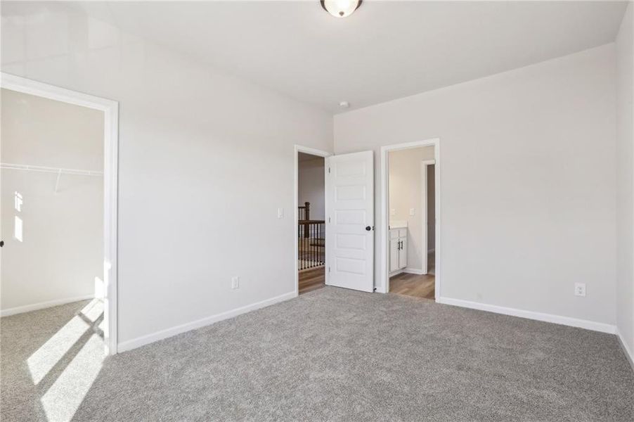 Spacious, unfurnished interior of a new home in Ponderosa Farms Reserve, Gainesville (Image 47).