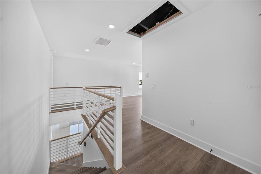 Spacious, unfurnished interior of a new home in Gracewater at Sarasota, Sarasota (Image 39).