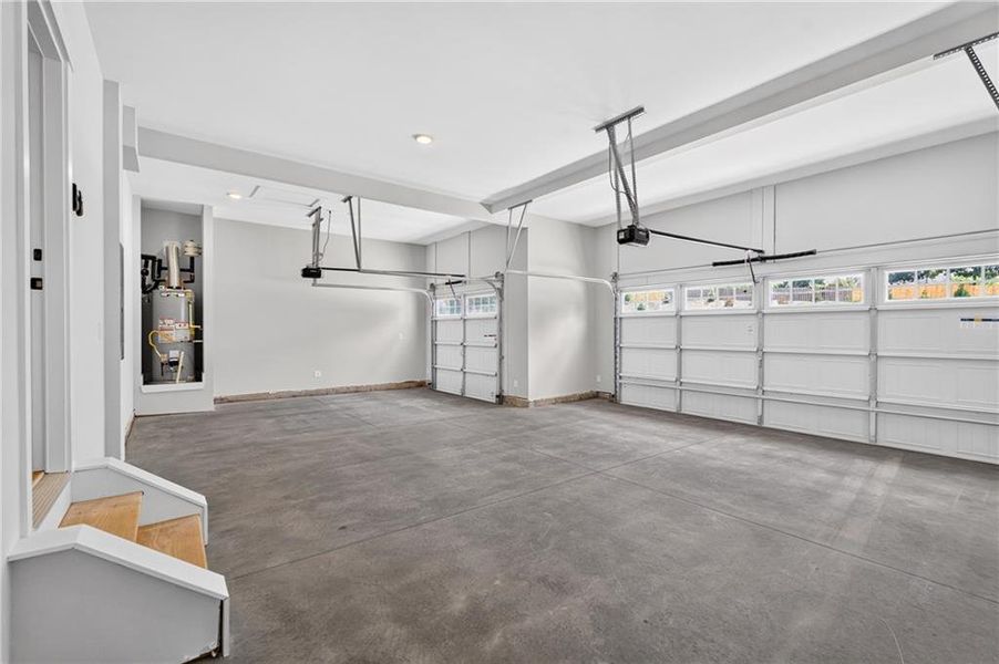Spacious, unfurnished interior of a new home in Arbor West, Dawsonville (Image 48).