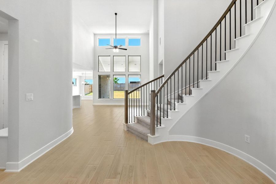 Spacious, unfurnished interior of a new home in Nolina - 50', Georgetown (Image 15).