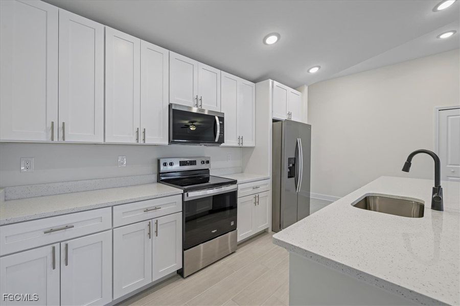 Furnished interior view inside a new home in Cape Coral, Cape Coral (Image 7).