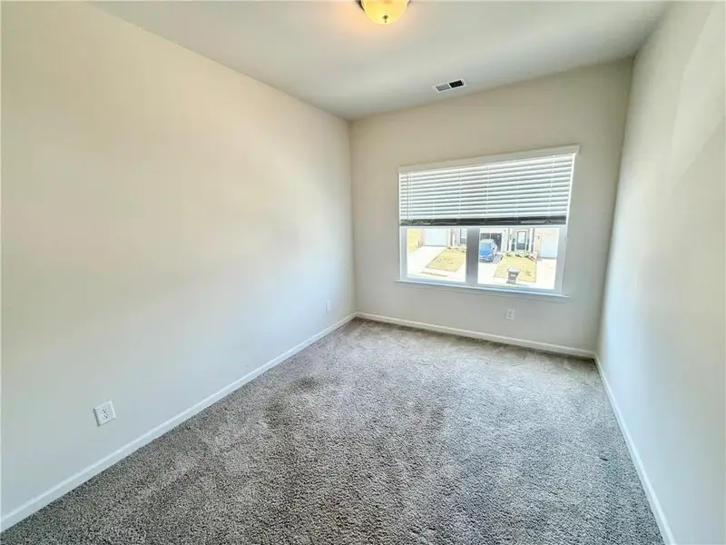 Spacious, unfurnished interior of a new home in , Cartersville (Image 11).