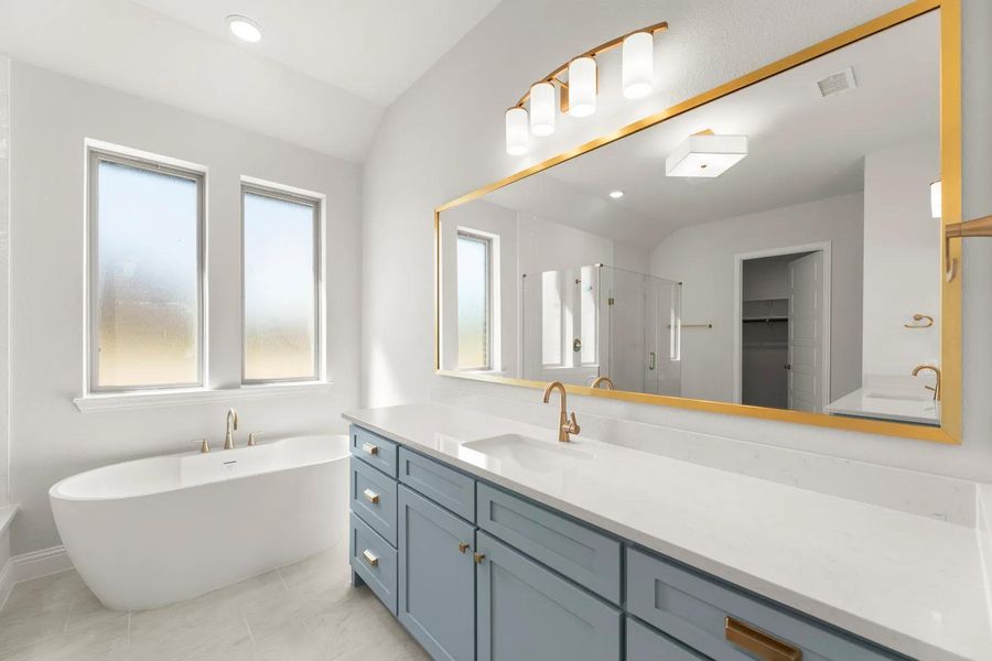 The Audrey Primary Bath