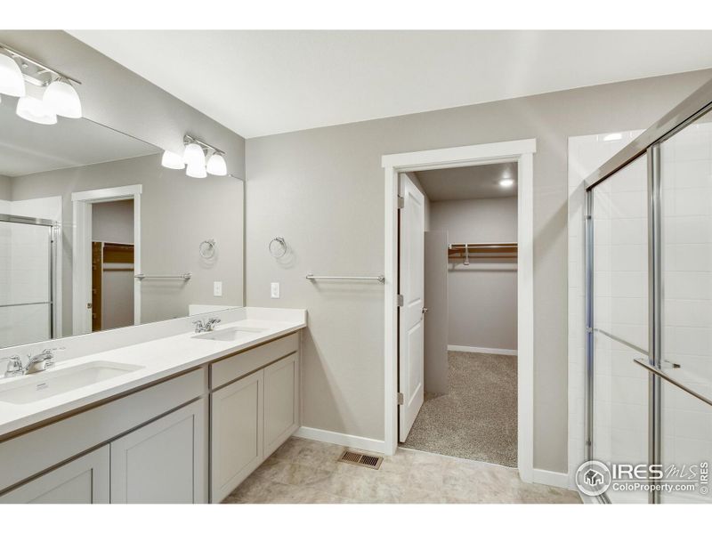 Furnished interior view inside a new home in Settlers Crossing, Commerce City (Image 9).