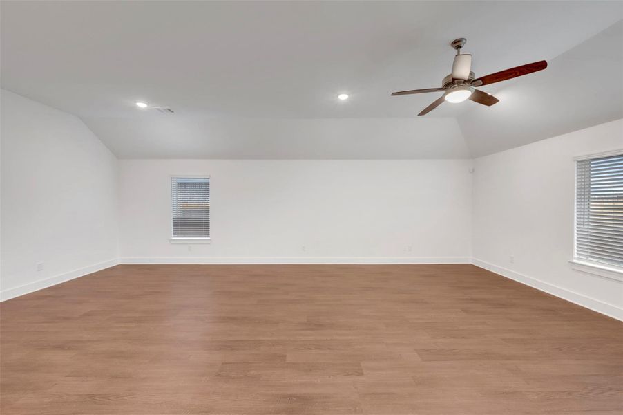 Spacious, unfurnished interior of a new home in Lago Mar, Santa Fe (Image 29).