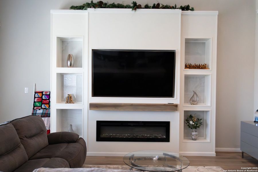 Furnished interior view inside a new home in Rhine Valley, Schertz (Image 5).