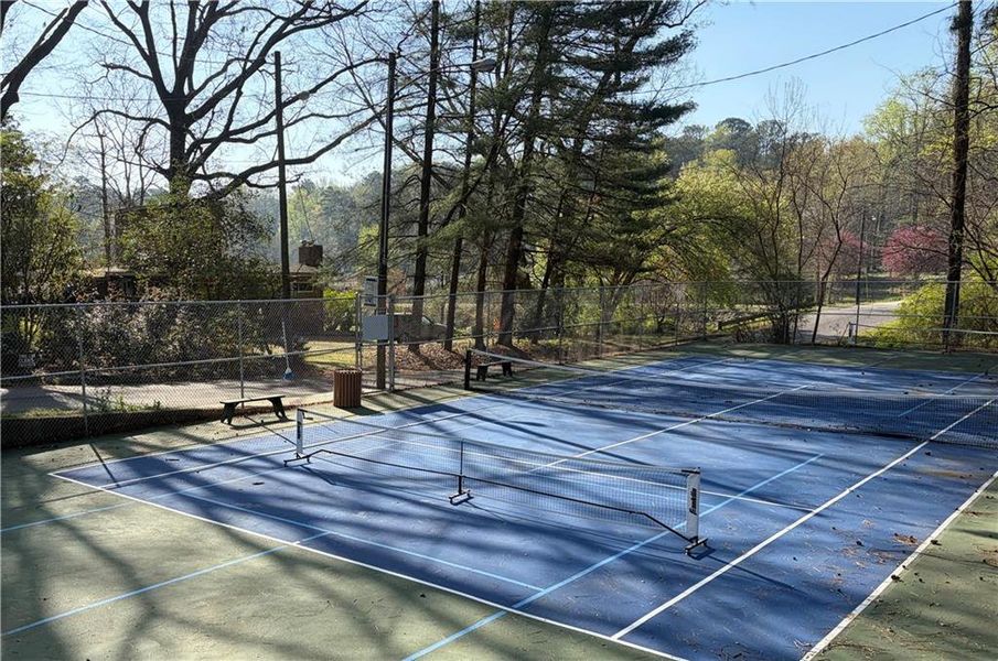 Community amenities in , Pine Lake (Image 54).