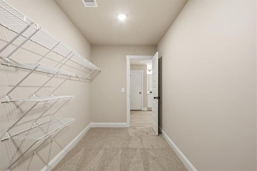 Spacious, unfurnished interior of a new home in , Hartwell (Image 14).