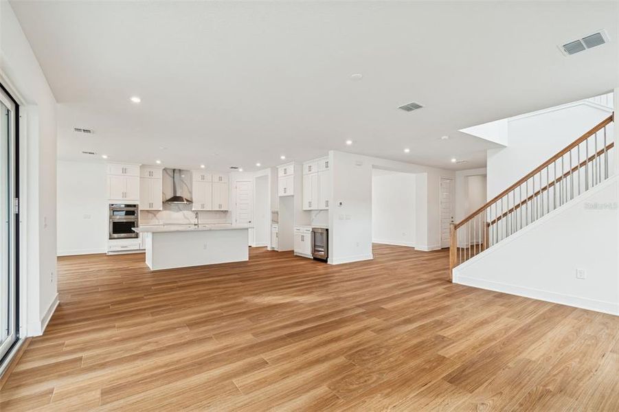 Spacious, unfurnished interior of a new home in , Tampa (Image 44).