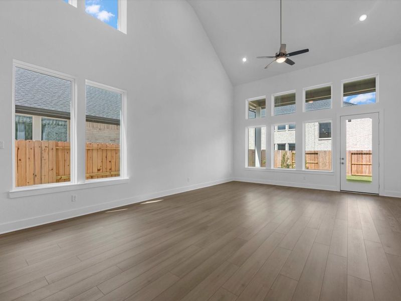 Spacious, unfurnished interior of a new home in Pecan Ridge, Fulshear (Image 12).