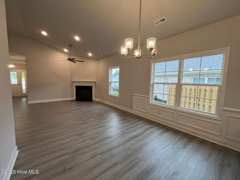 Spacious, unfurnished interior of a new home in Palmetto Creek, Bolivia (Image 12).
