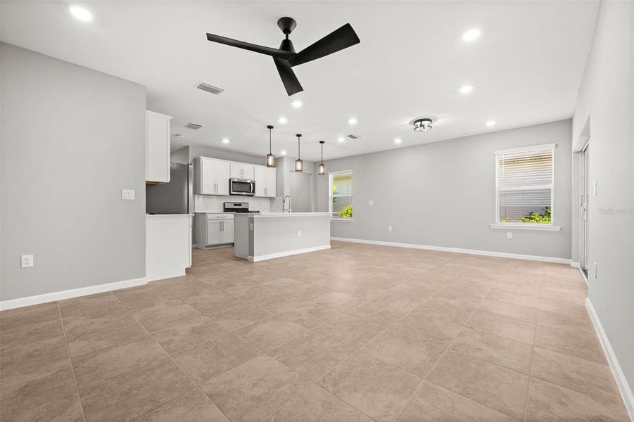 Spacious, unfurnished interior of a new home in , Punta Gorda (Image 17).
