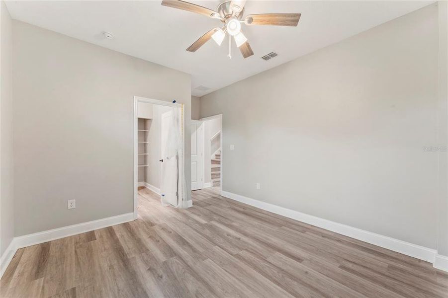 Spacious, unfurnished interior of a new home in , Tampa (Image 17).