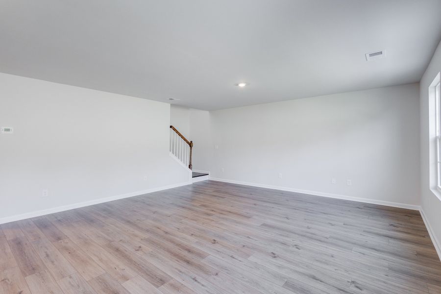 Spacious, unfurnished interior of a new home in Bluefield, Lexington (Image 15).