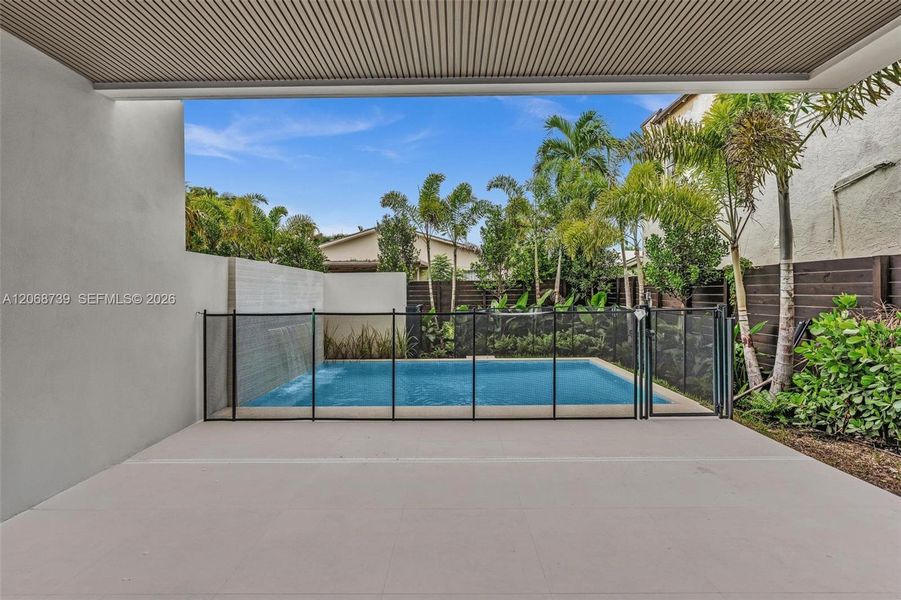 Exterior details and patio area of a home in , Miami (Image 35).