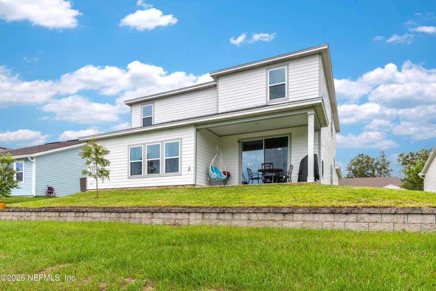 Exterior details and patio area of a home in , Jacksonville (Image 21).