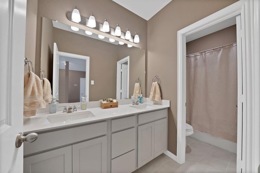 Furnished interior view inside a new home in , Princeton (Image 15).
