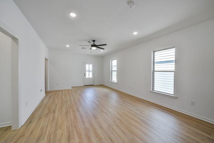 Spacious, unfurnished interior of a new home in Mostyn Springs, Magnolia (Image 29).