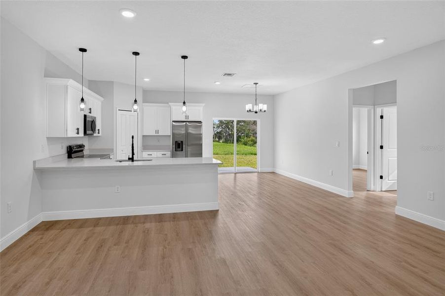 Spacious, unfurnished interior of a new home in , Ocala (Image 17).