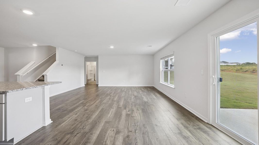 Spacious, unfurnished interior of a new home in Lakestone, Woodruff (Image 21).
