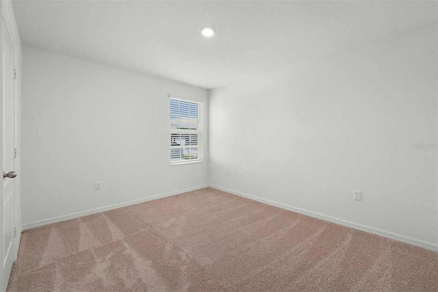 Spacious, unfurnished interior of a new home in Tula Parc, Astatula (Image 41).