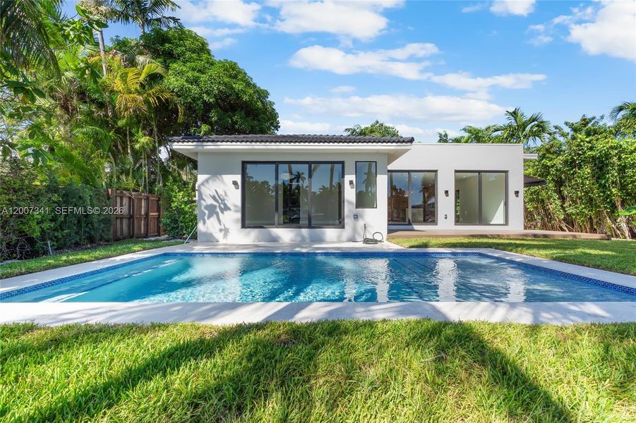 Exterior details and patio area of a home in , Miami Beach (Image 24).