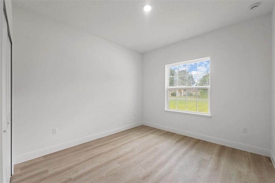 Spacious, unfurnished interior of a new home in , Ocala (Image 28).