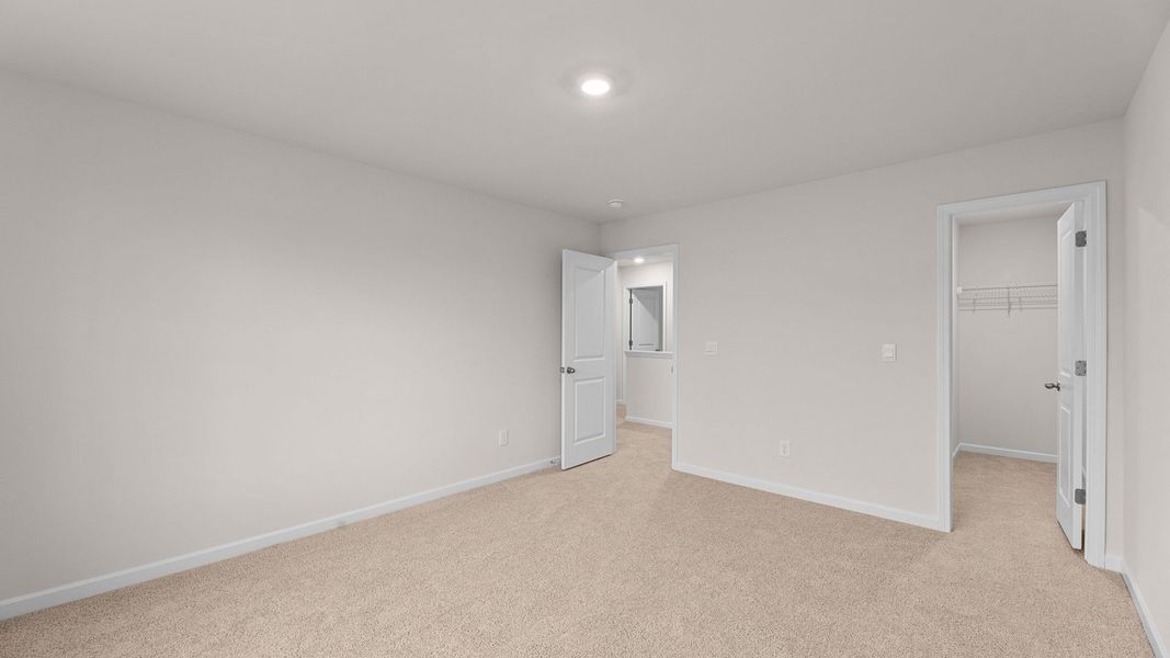 Spacious, unfurnished interior of a new home in Ridgewood Farms, Winterville (Image 20).