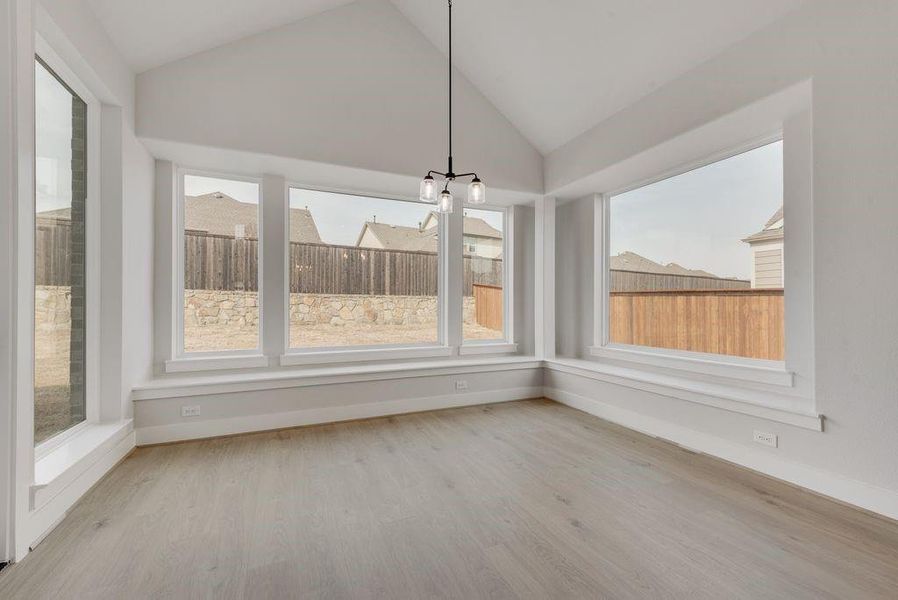 Spacious, unfurnished interior of a new home in Somerset Park, Rockwall (Image 37).