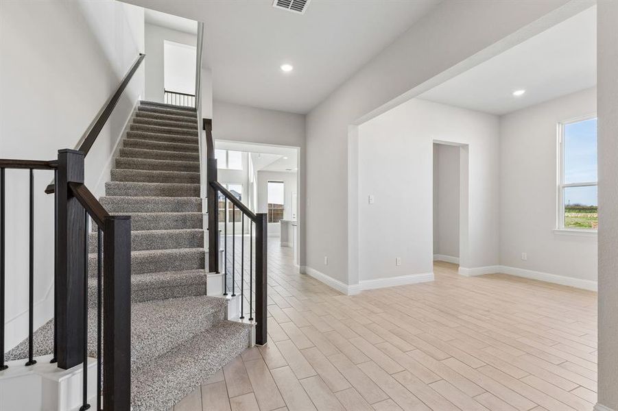 Spacious, unfurnished interior of a new home in Venetian, Weston (Image 19).