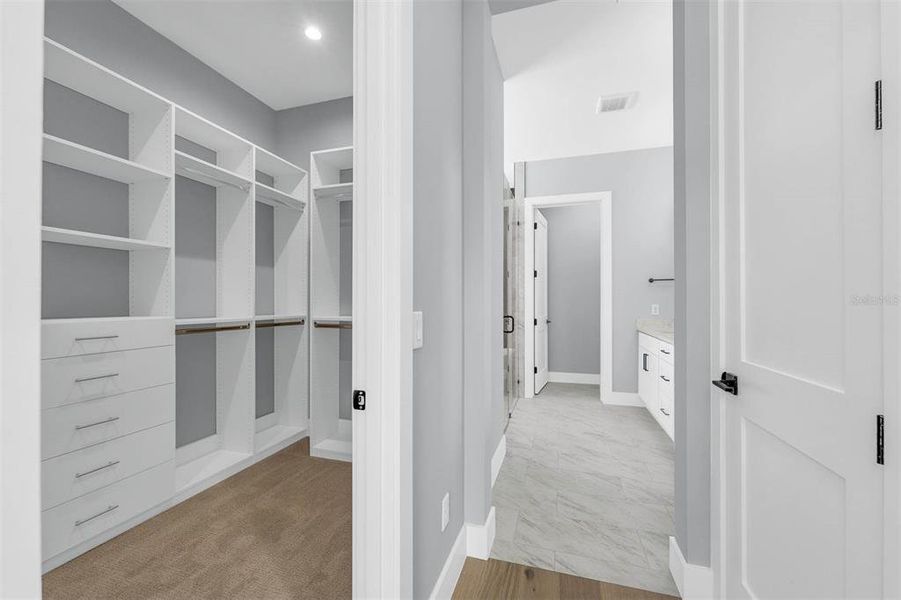 Spacious, unfurnished interior of a new home in , Orlando (Image 49).