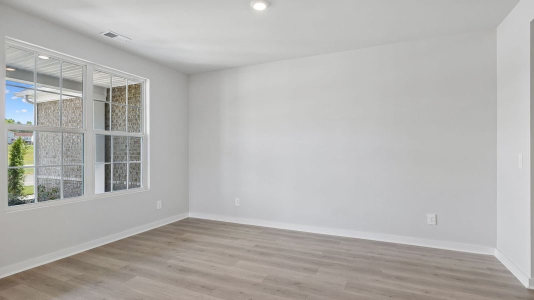 Representative unfurnished interior of a home built from the Ansley by D.R. Horton in Harvest Point, Spring Hill (Image 45).