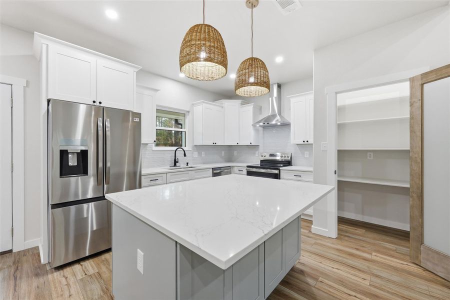 Furnished interior view inside a new home in , Brookeland (Image 6).