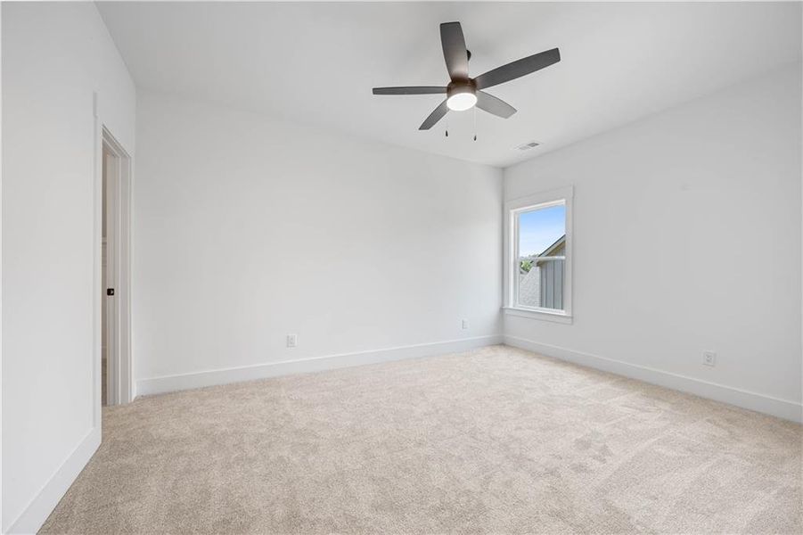 Spacious, unfurnished interior of a new home in , Jefferson (Image 23).