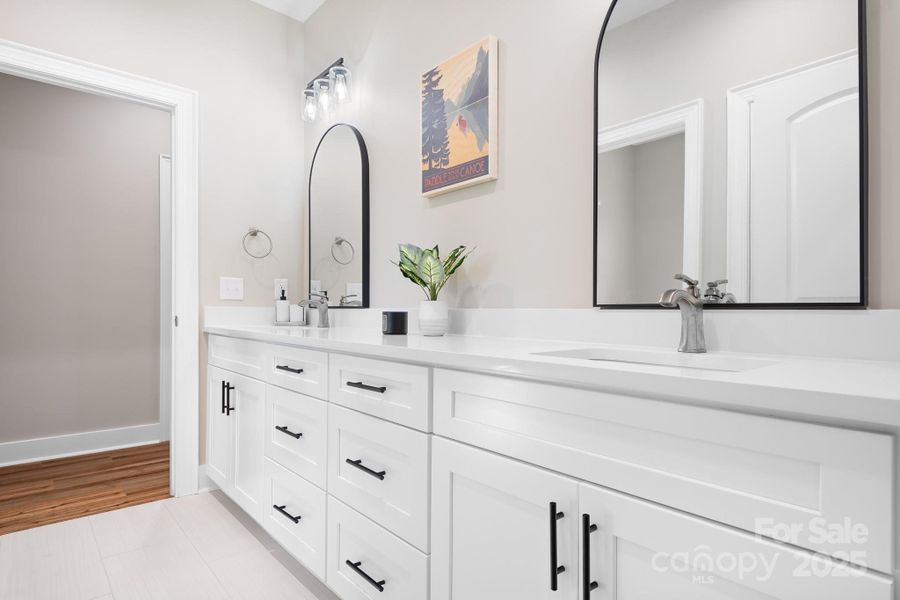 Furnished interior view inside a new home in , Cherryville (Image 17).