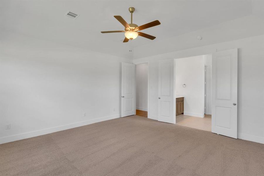 Spacious, unfurnished interior of a new home in Ten Mile Creek Estates, DeSoto (Image 10). Spacious, unfurnished interior of a new home in Ten Mile Creek Estates, DeSoto (Image 10).