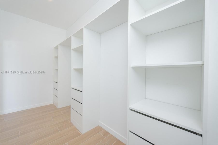 Image 42 of a home in .