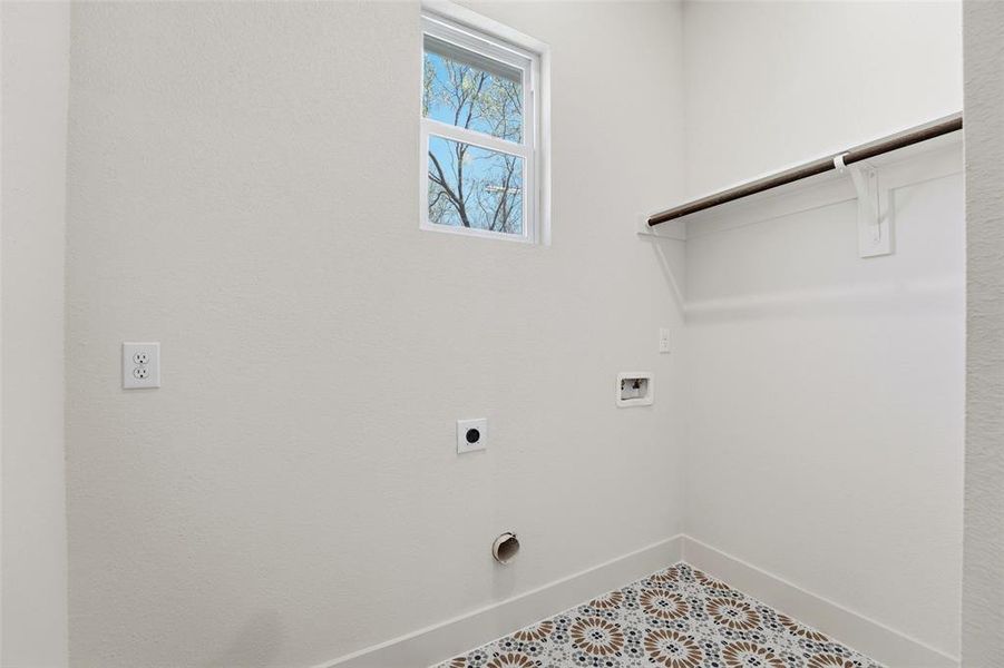 Spacious, unfurnished interior of a new home in , Fort Worth (Image 28).