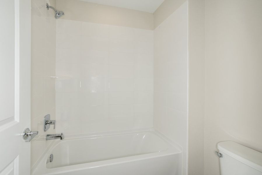 Close-up of interior finishes inside a home in Pasadena Woods, Dade City (Image 12).