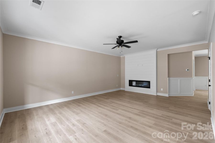 Spacious, unfurnished interior of a new home in , Stanfield (Image 11).