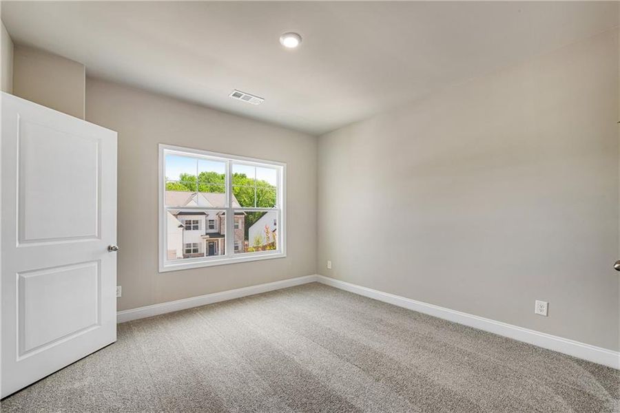 Spacious, unfurnished interior of a new home in Hidden Fields, Hoschton (Image 39).