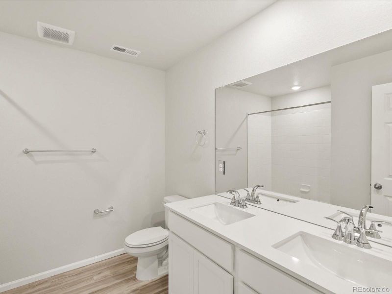 Furnished interior view inside a new home in Horizon Uptown: The Mountain Collection, Aurora (Image 13). Furnished interior view inside a new home in Horizon Uptown: The Mountain Collection, Aurora (Image 13).