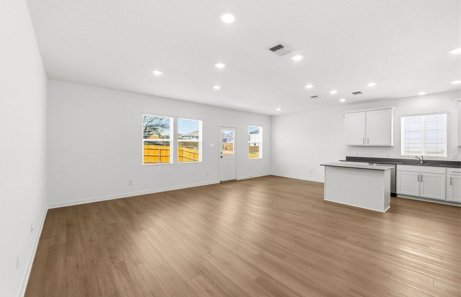 Spacious, unfurnished interior of a new home in Skyview, Belton (Image 37).